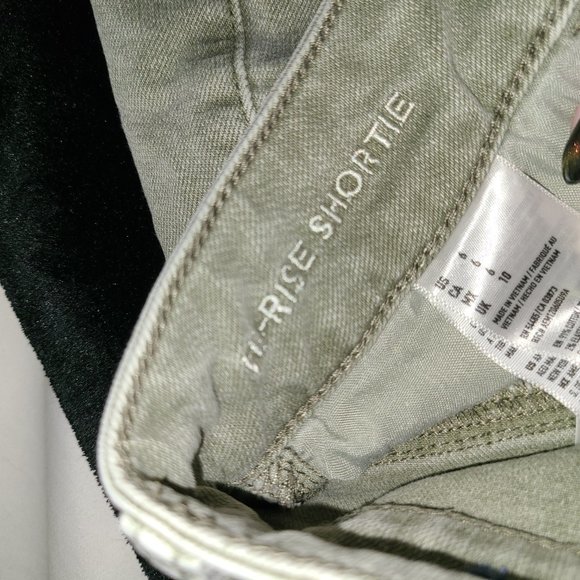 AE Denim Light Green Shorts - Picture 4 of 4